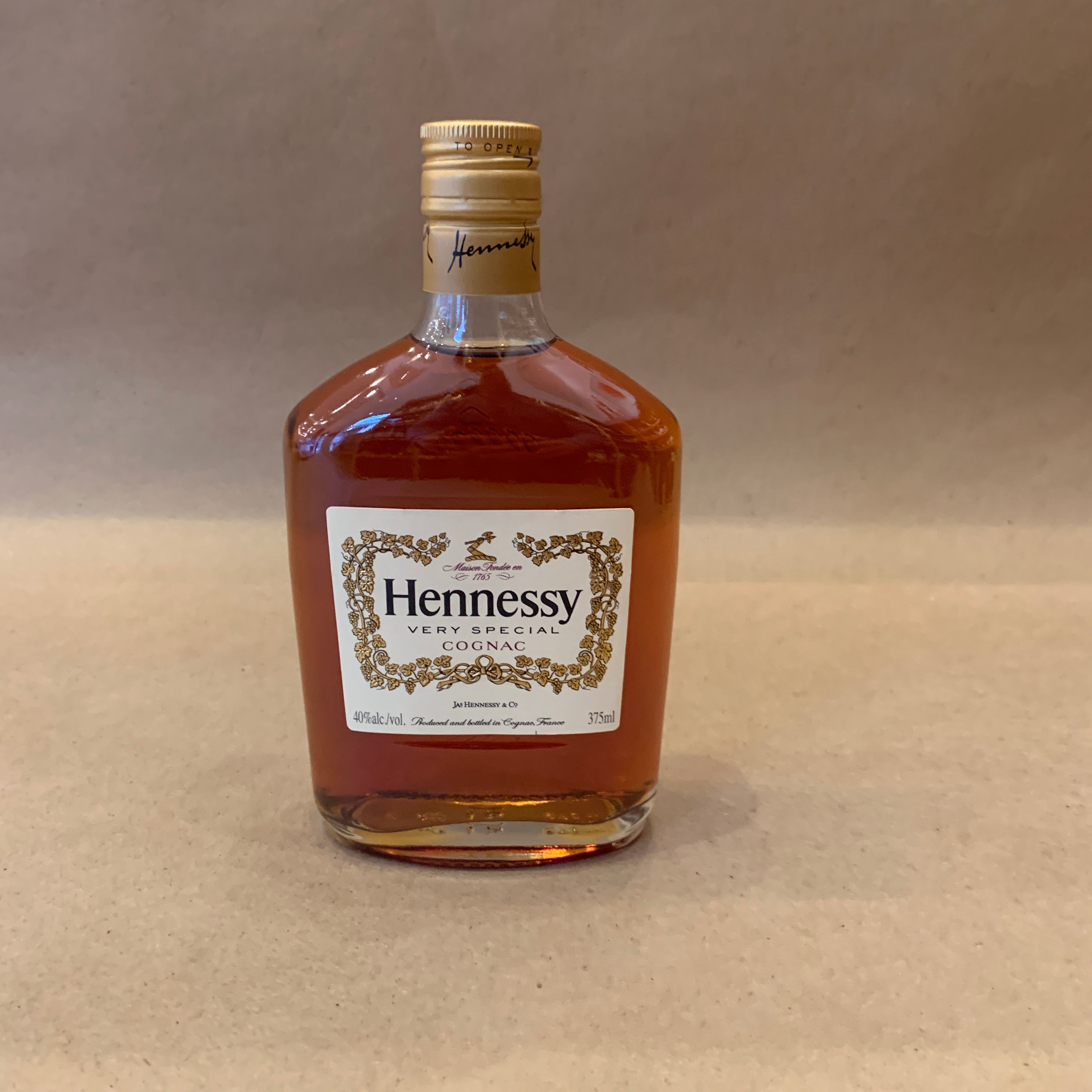 Hennessy VS Cognac - 375ML – Leivine Wine & Spirits